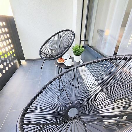 Wings - Brand New - Presidential Garden - Free Parking Appartement Bratislava Buitenkant foto