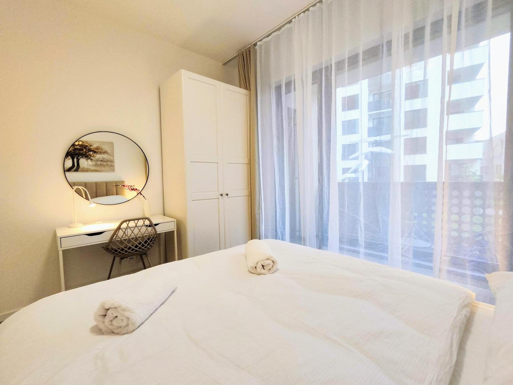 Wings - Brand New - Presidential Garden - Free Parking Appartement Bratislava Buitenkant foto