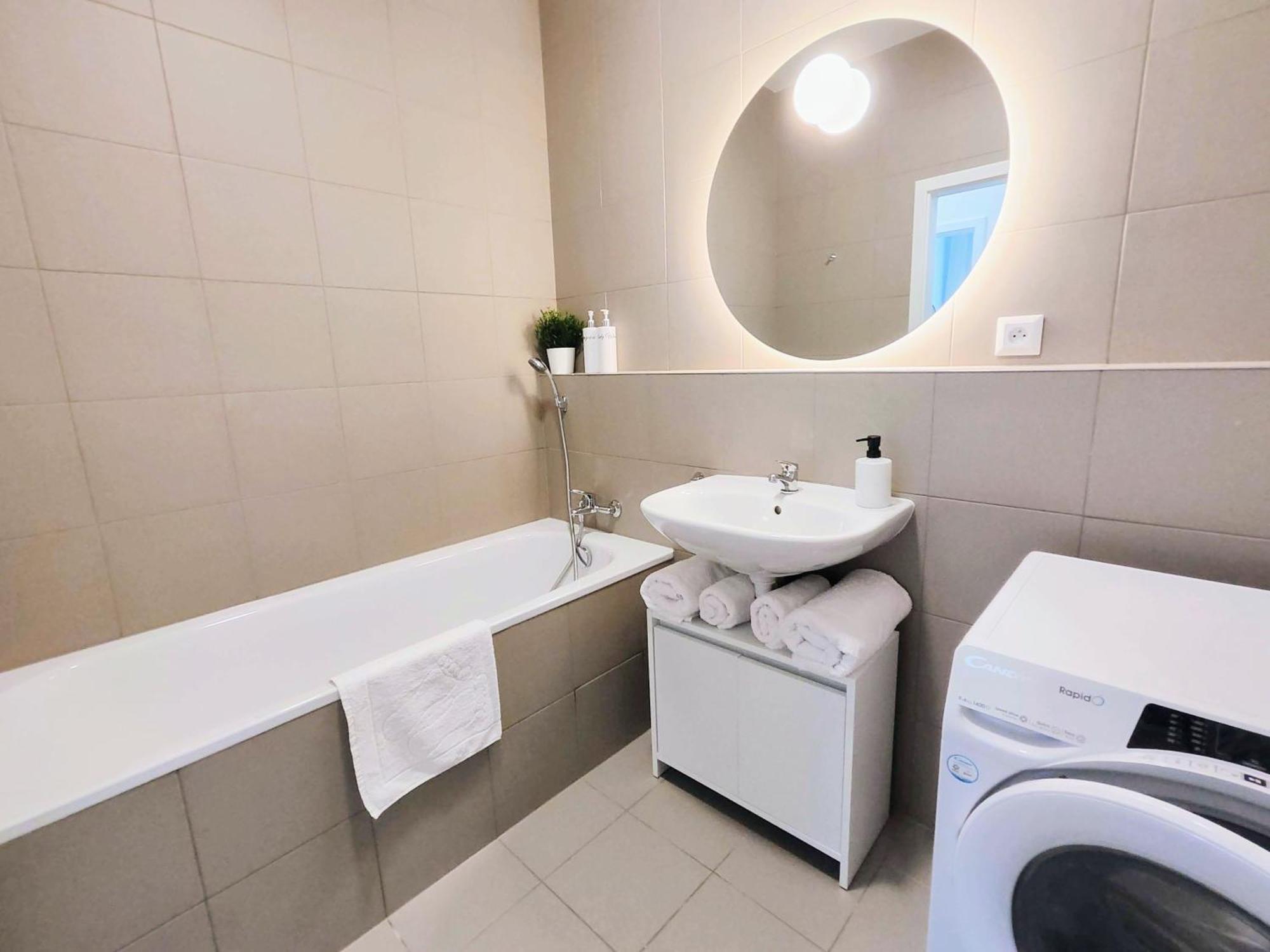 Wings - Brand New - Presidential Garden - Free Parking Appartement Bratislava Buitenkant foto