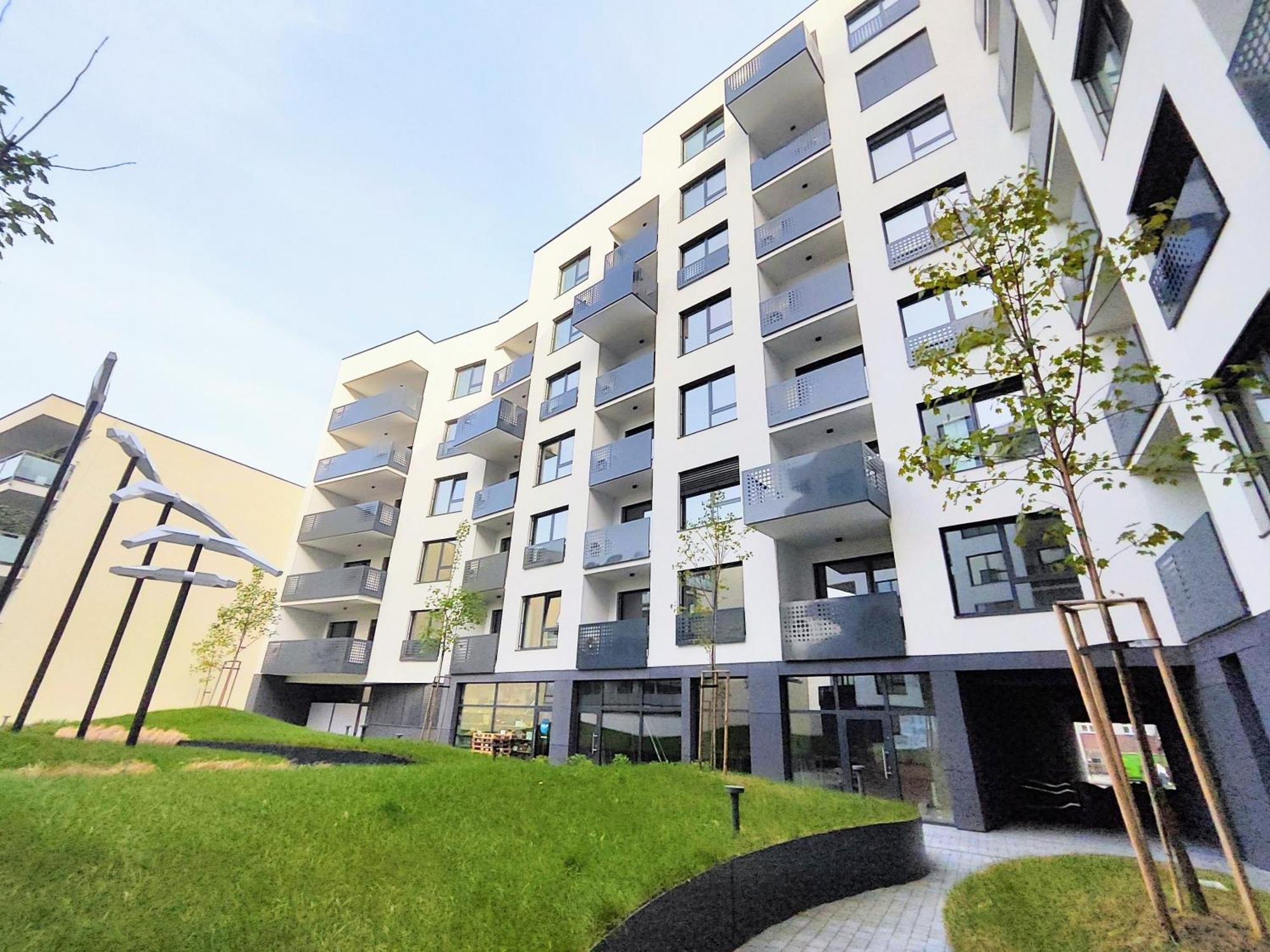 Wings - Brand New - Presidential Garden - Free Parking Appartement Bratislava Buitenkant foto