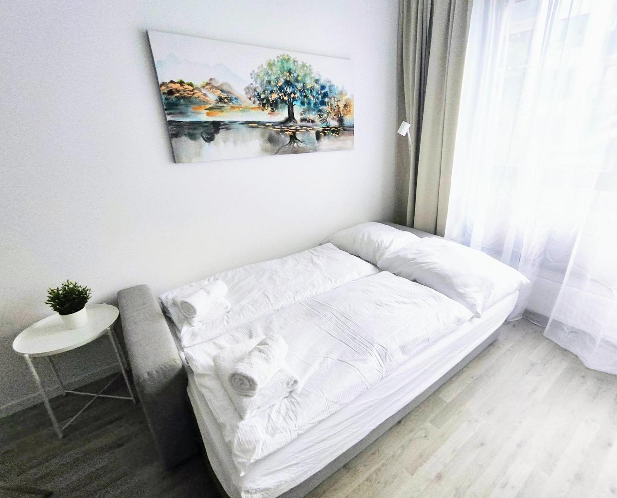 Wings - Brand New - Presidential Garden - Free Parking Appartement Bratislava Buitenkant foto